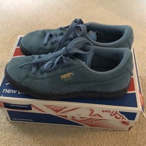 New balance shoes, size 4.5c